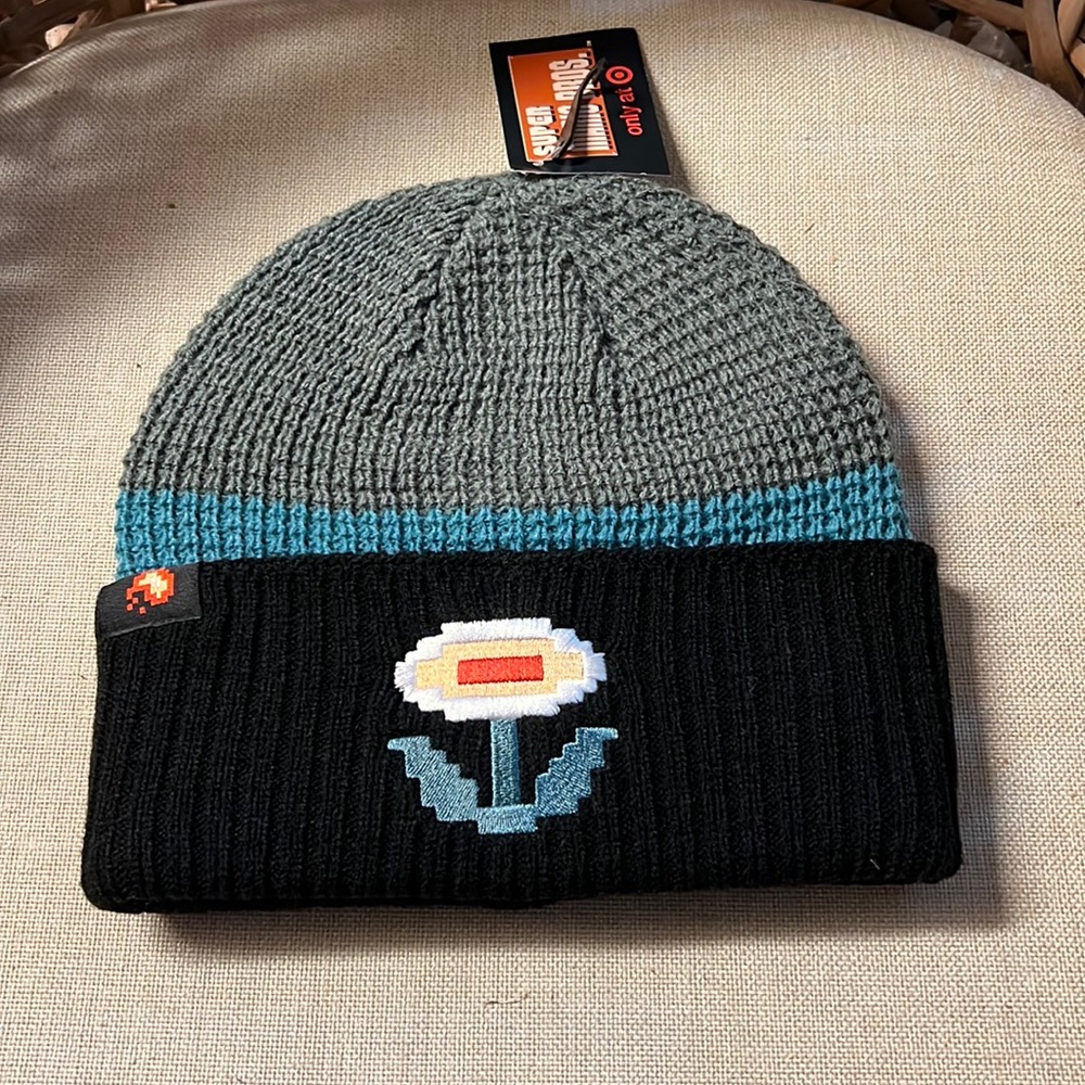 NewSuper  Mario Bros Mens Hat NWT